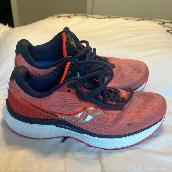 Saucony Triumph running sneakers - Picture 1 of 8